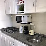 Apartamento totalmente equipado a media cuadra de la playa del Laguito