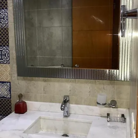 Apartamento Totalmente Equipado A Media Cuadra De La Playa Del Laguito Apartamento
