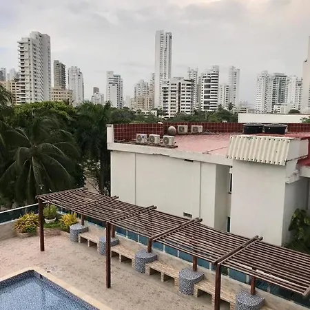 Apartamento Totalmente Equipado A Media Cuadra De La Playa Del Laguito Apartamento *